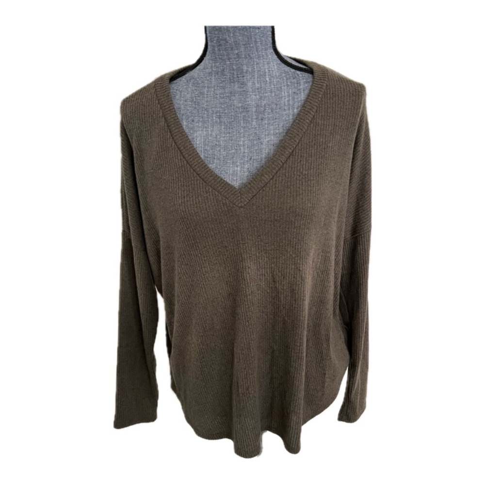 NWT Ribbed V-Neck Top - Picture 1 of 5